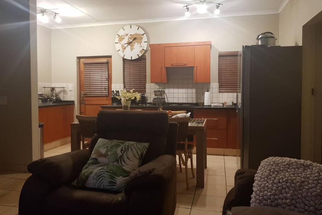 Plush Private Home 波罗克瓦尼 外观 照片