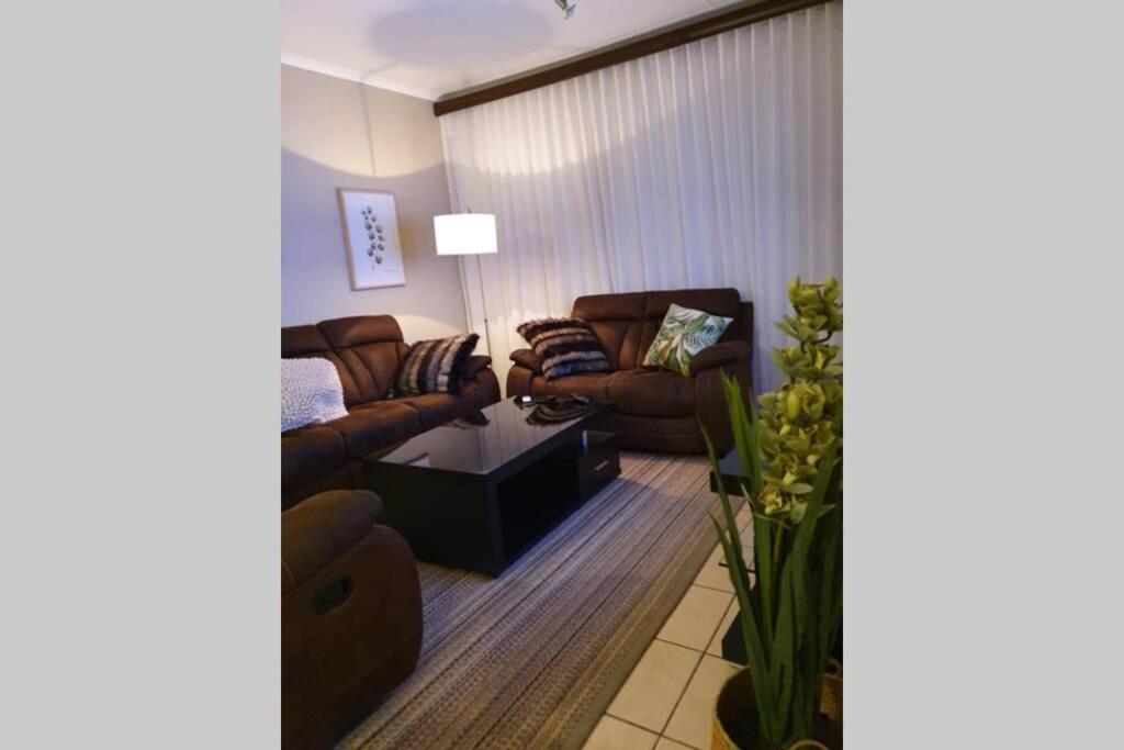 Plush Private Home 波罗克瓦尼 外观 照片